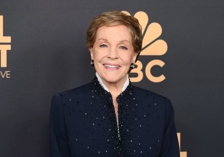 Julie Andrews Biography